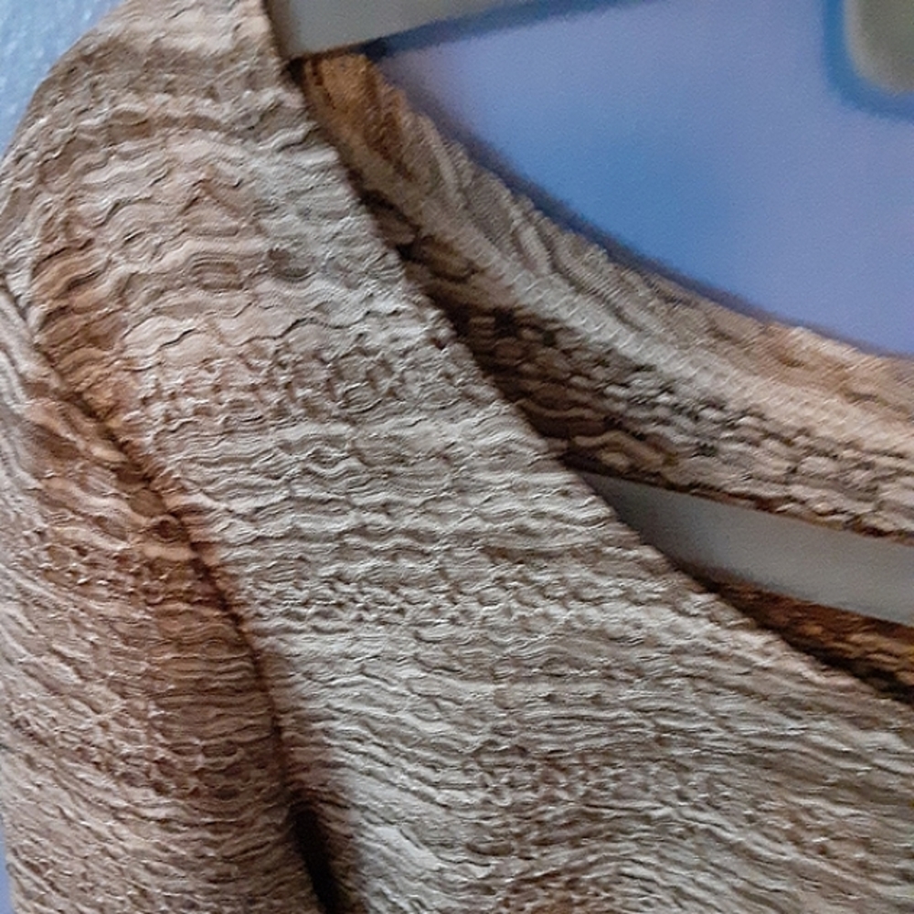 3/$15 🎄or FREE JJill Crinkle Ribbon Top Sophisticated Neutralmarbled design co - Picture 3 of 9